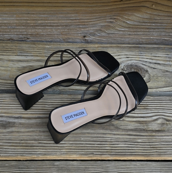 Steve Madden Black Block Heel - Picture 2 of 6